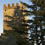 ファームステイ Castello Di Pratelli インチーザ・イン・ヴァルダルノ