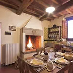 Castello Di Pratelli ファームステイ インチーザ・イン・ヴァルダルノ