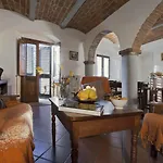 ファームステイ Castello Di Pratelli