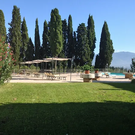 Castello Di Pratelli インチーザ・イン・ヴァルダルノ
