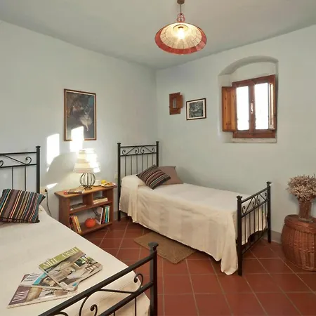 Castello Di Pratelli Farm stay *